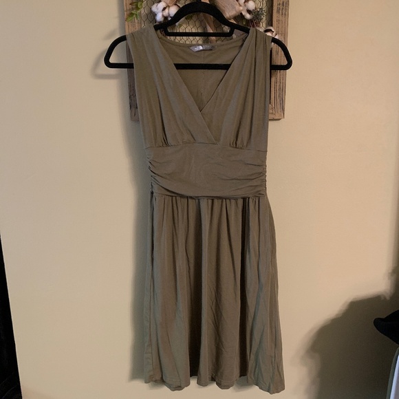 North Face Dress - Picture 1 of 3